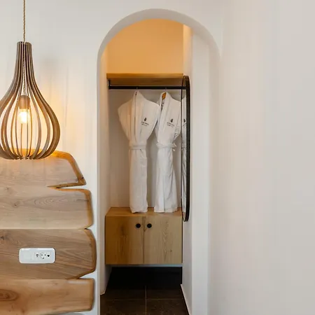 Secret Path Luxury * Imerovigli (Santorini)