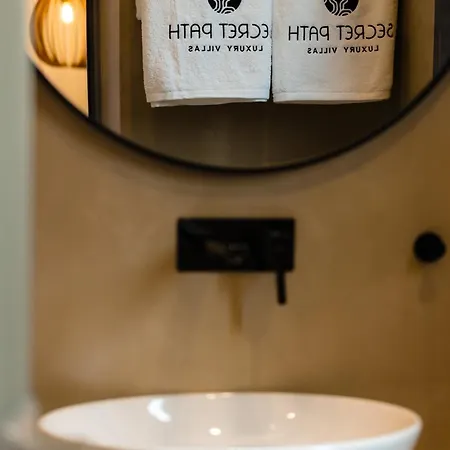 Secret Path Luxury Βίλα