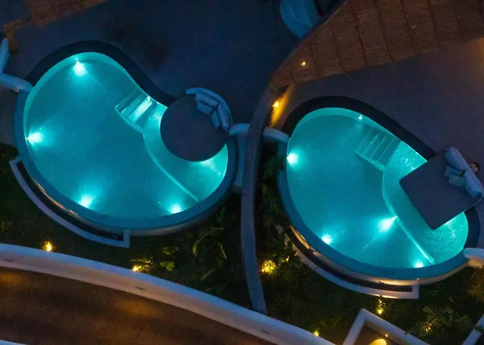 빌라 Secret Path Luxury 이메로비글리